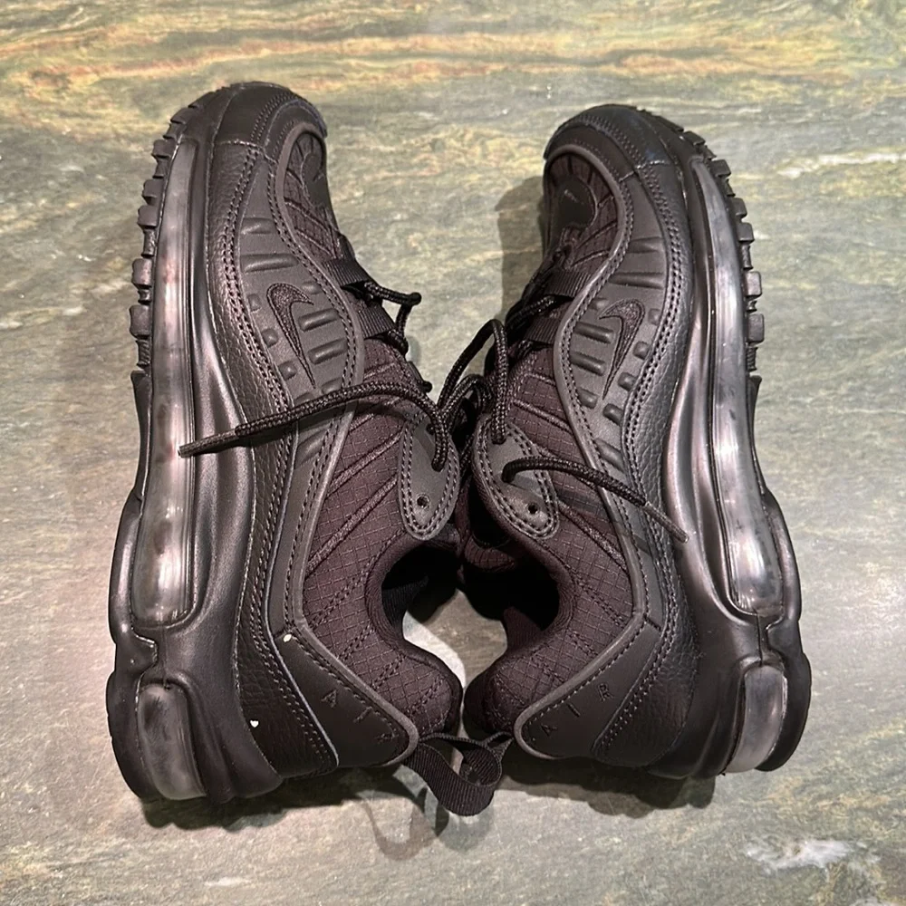 Nike Air Max 98 Triple Black Youth 5 / Women’s 6.5 / Everyday Sneaker